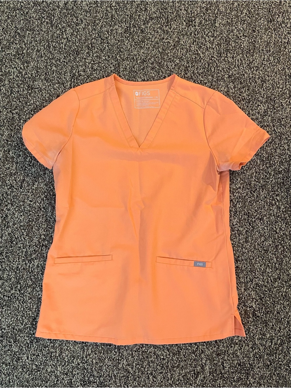 Figs Women’s Casma Scrub Top Papaya